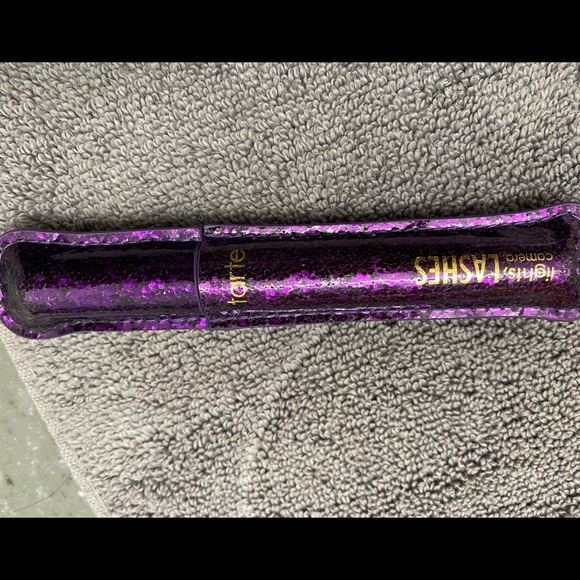 Mascara - Picture 3 of 7